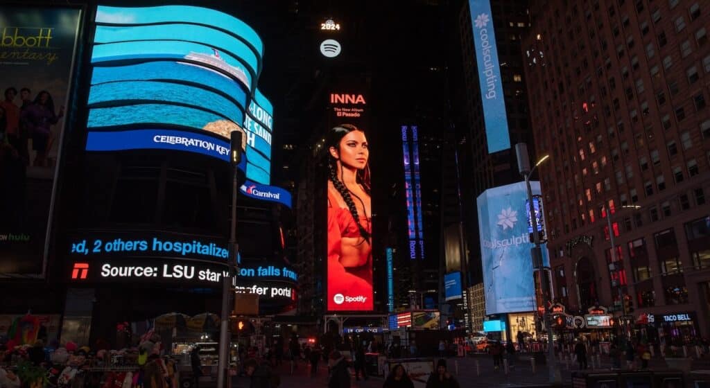 INNA's EL Pasado in Times Square